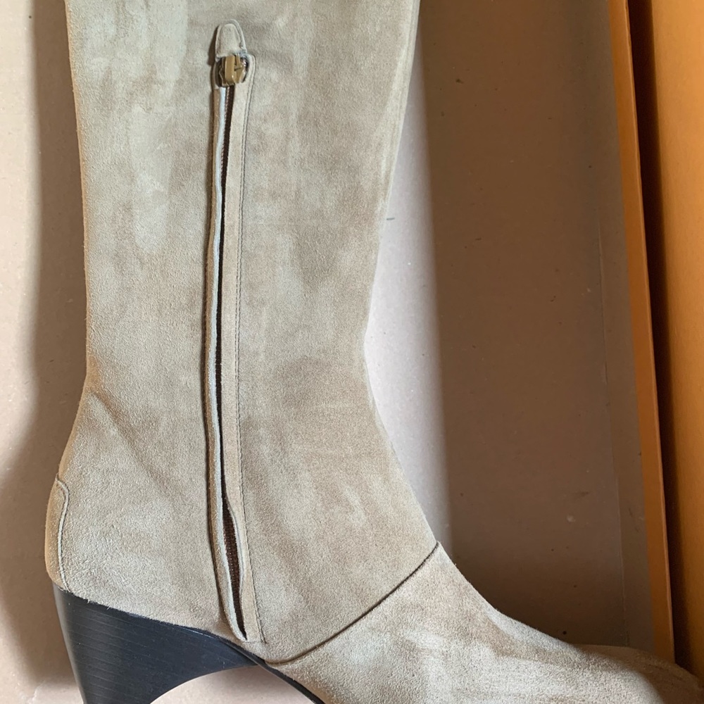 Tod’s wood heel suede high point boots - Picture 5 of 9